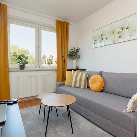 Cozy Apartment With Balcony Warszawa By Noclegi Renters Exterior photo