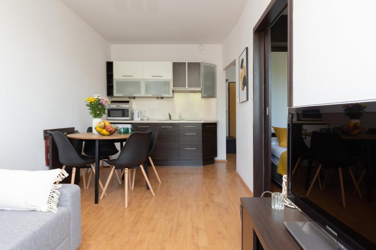 Cozy Apartment With Balcony Warszawa By Noclegi Renters Exterior photo