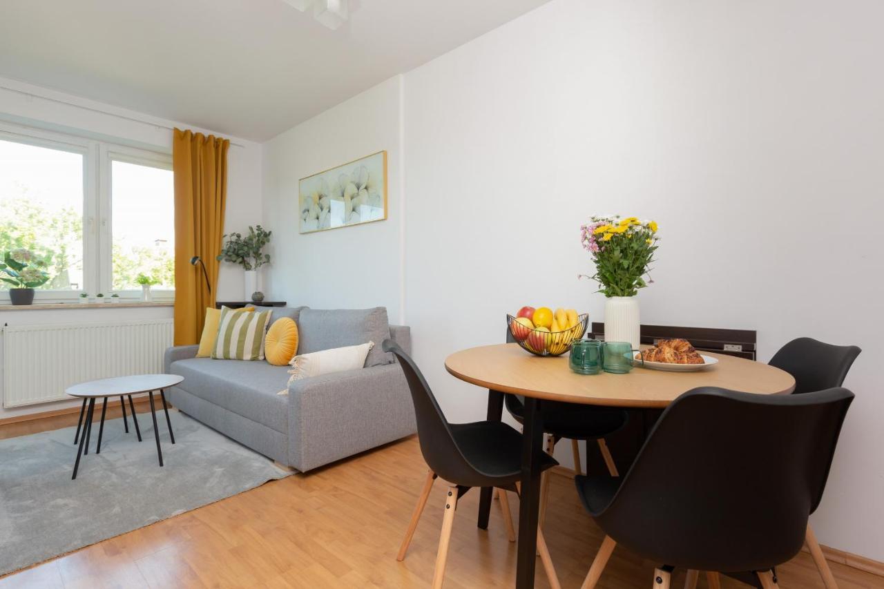 Cozy Apartment With Balcony Warszawa By Noclegi Renters Exterior photo
