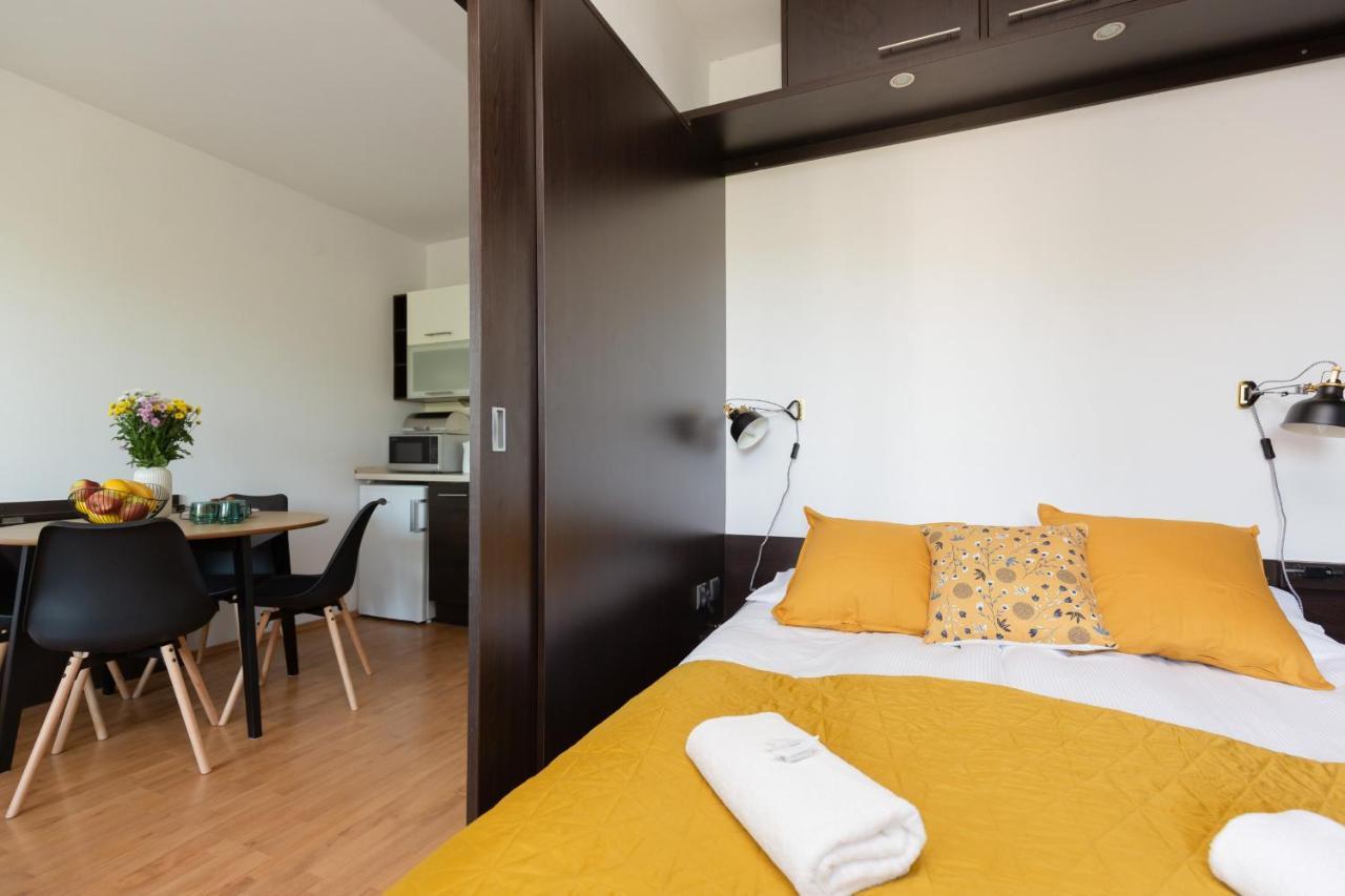 Cozy Apartment With Balcony Warszawa By Noclegi Renters Exterior photo